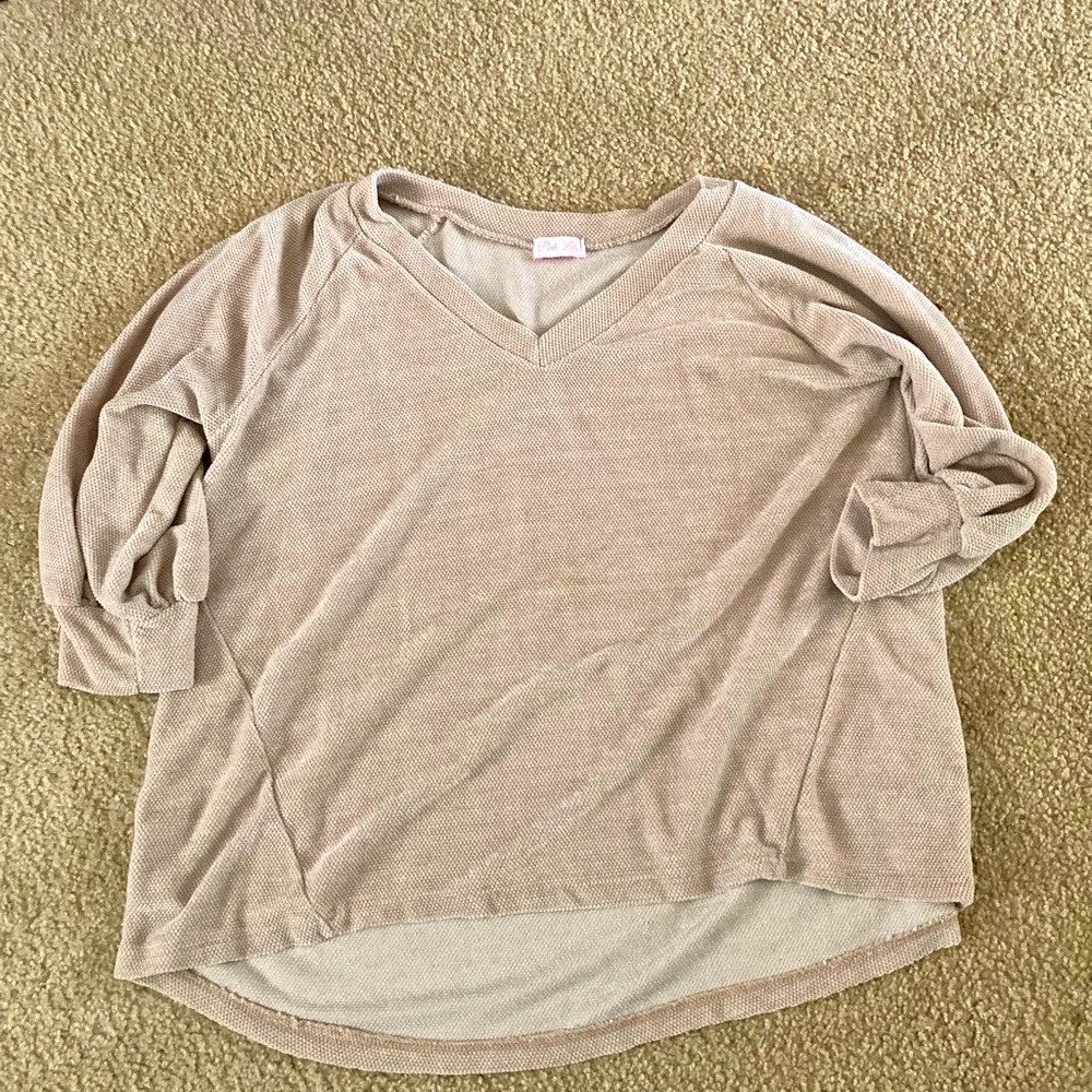 Tan women’s sweater size XL
